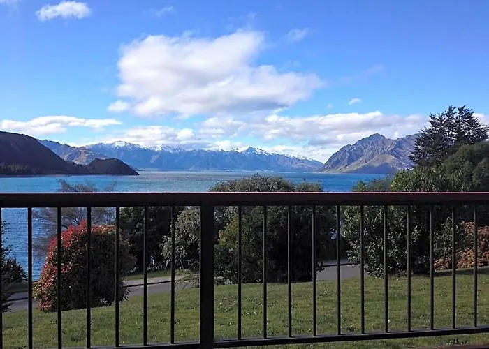 Hawea Hotel